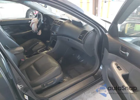 2003 Honda Accord 3.0 Ex z USA, uszkodzony, nr VIN 1HGCM66883A033345